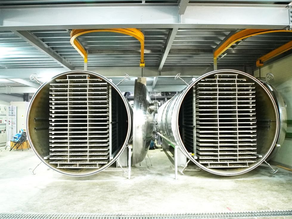 Vacuum freeze-dryer